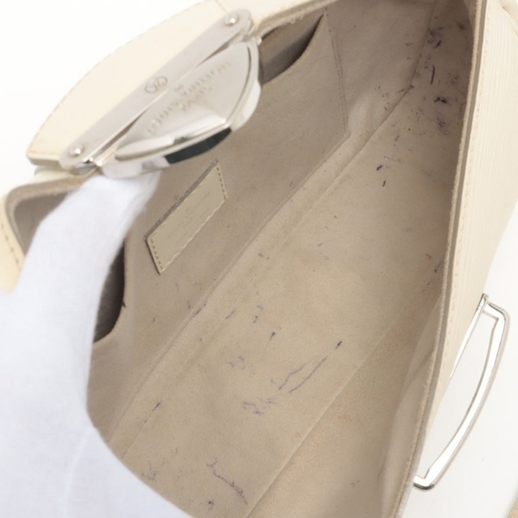 Authentic Louis Vuitton Epi Pochette Montaigne  - Picture 8 of 14